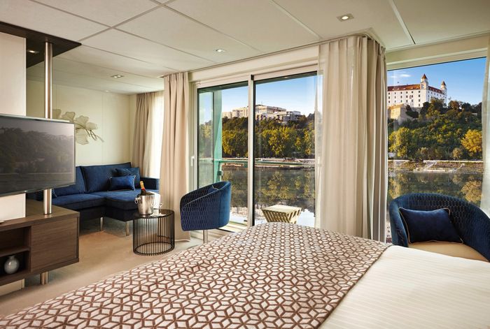 AMADEUS Suite with Walk-Out Exterior Balcony
